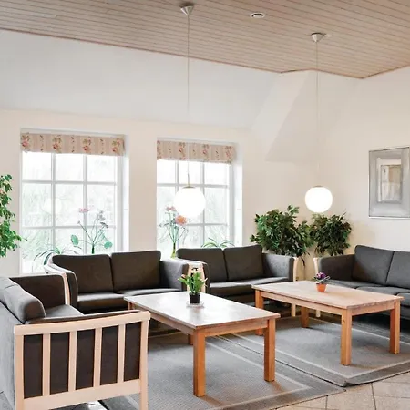Seven-bedroom Holiday In 펜션 Ulfborg