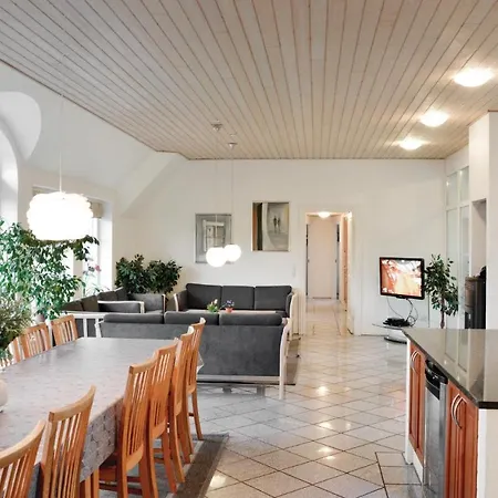 Seven-bedroom Holiday In 펜션 *