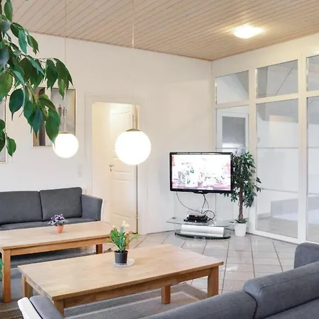 Seven-bedroom Holiday In