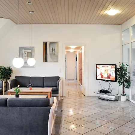 Seven-bedroom Holiday In