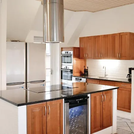Seven-bedroom Holiday In 펜션 Ulfborg