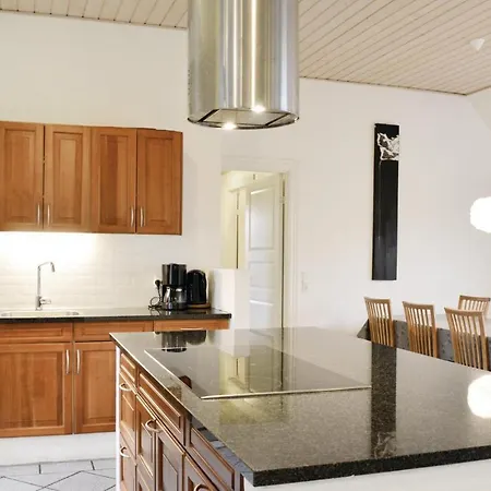 펜션 Seven-bedroom Holiday In Ulfborg