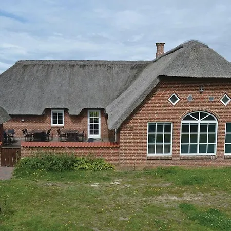 펜션 Seven-bedroom Holiday In Ulfborg