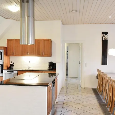 Seven-bedroom Holiday In 펜션 Ulfborg